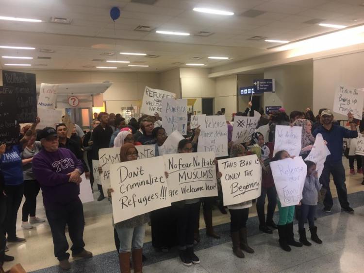 airportprotest1